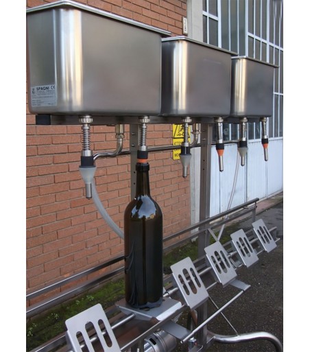 Riempitrice lineare 4 posti alta per bottiglie, dame di vetro, taniche in plastica e PET.