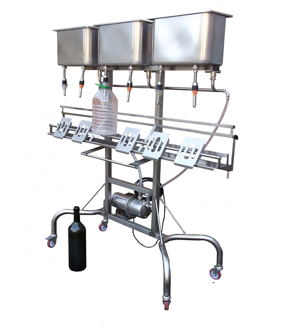 Riempitrice lineare 6 posti alta per bottiglie, dame di vetro, taniche in plastica e PET. Riempitrice lineare 6 posti alta per bottiglie, dame di vetro, taniche in plastica e PET.