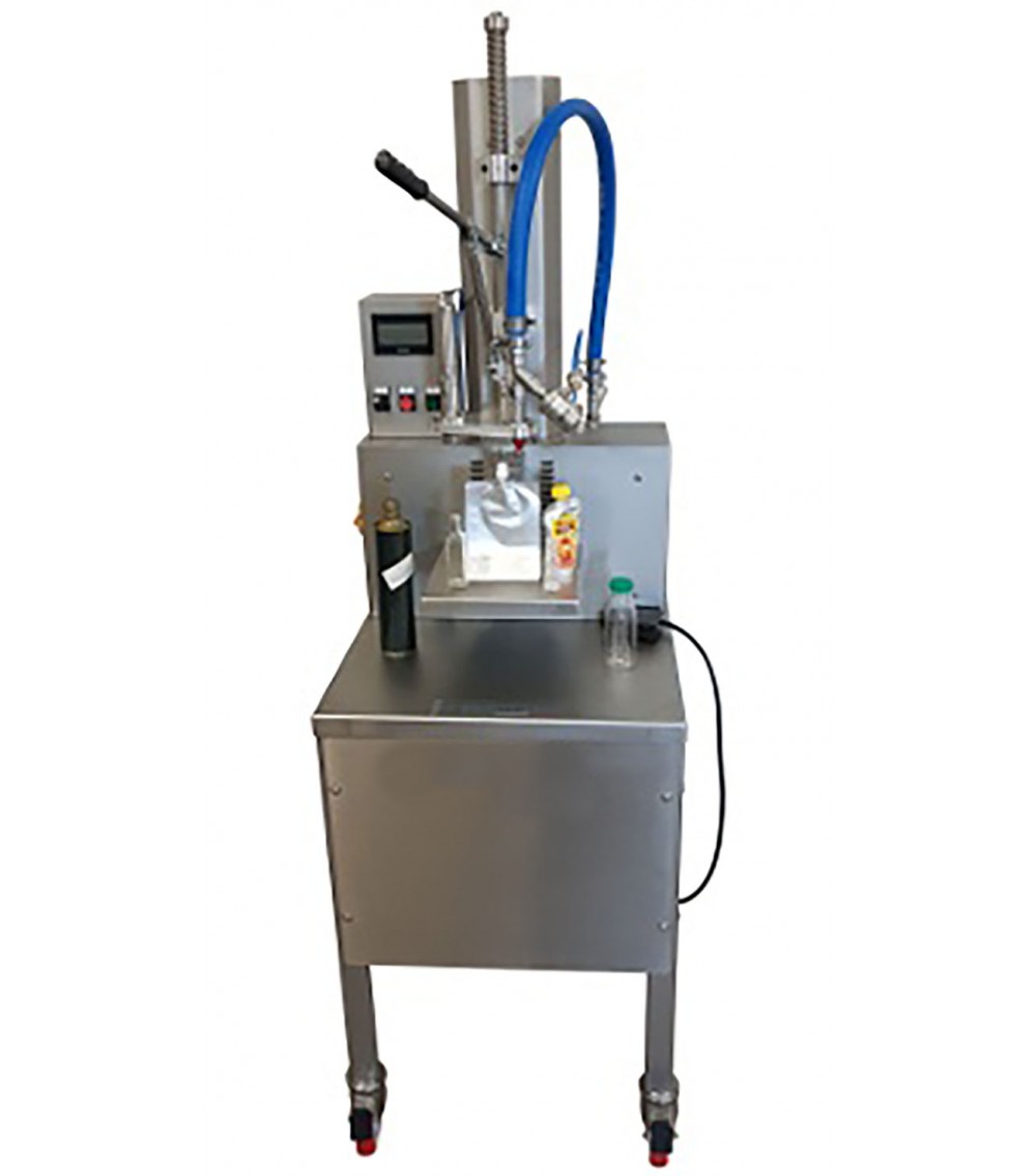 DOSATRICE AUTOMATICA per liquidi delicati, per riempimento e tappatura contenitori rigidi DOSATRICE AUTOMATICA per liquidi delicati, per riempimento e tappatura contenitori rigidi