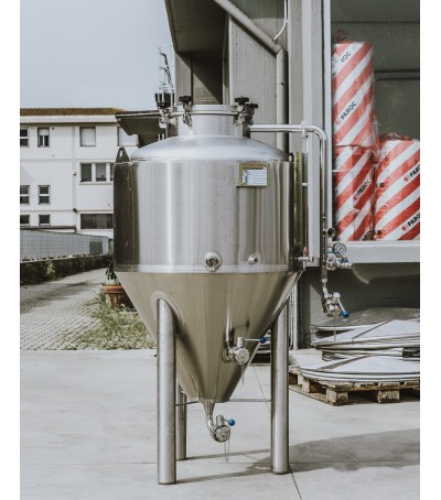 Fermentatore Isobarico 1.600 lt. INOX di forma cilindrica verticale