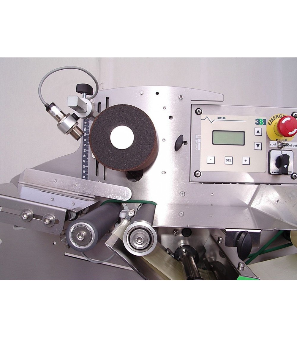 Etichettatrice semiautomatica per formati cilindrici e conici (conicità massima 1° totale)