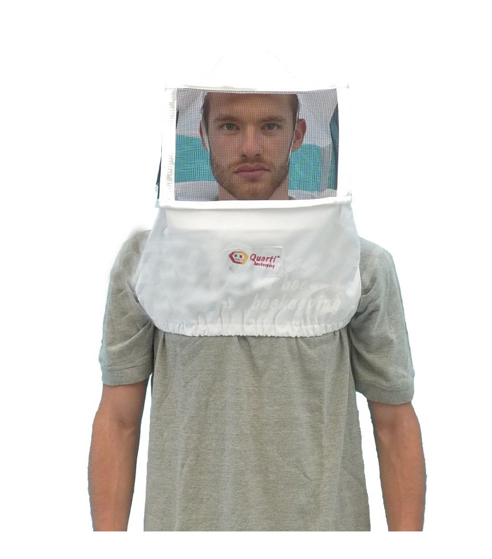 MASCHERA quadrata bianca con cappello MASCHERA quadrata bianca con cappello