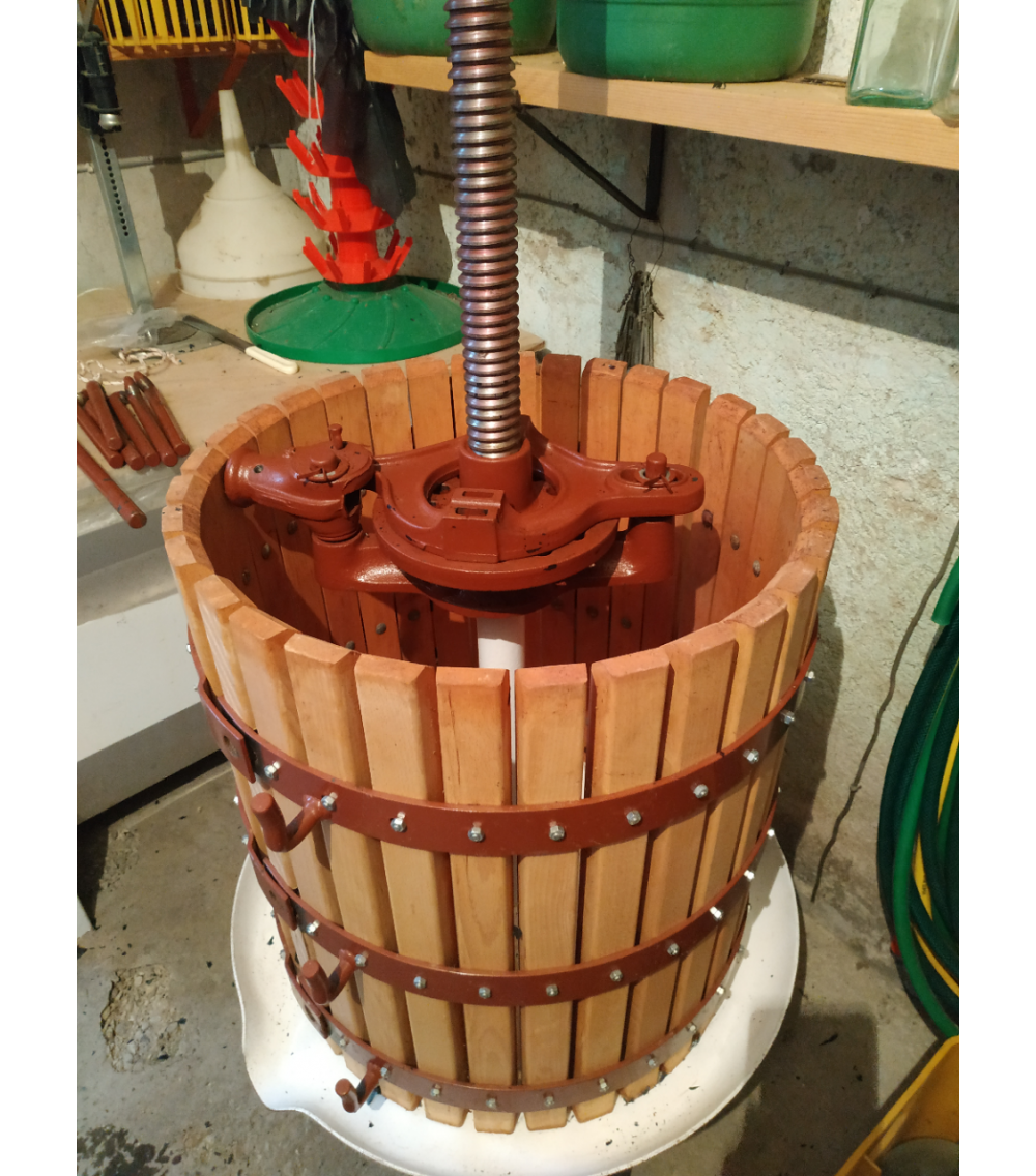 Torchio Gemignani usato da 50 completo di mezzelune e pezzotti - VENDUTO