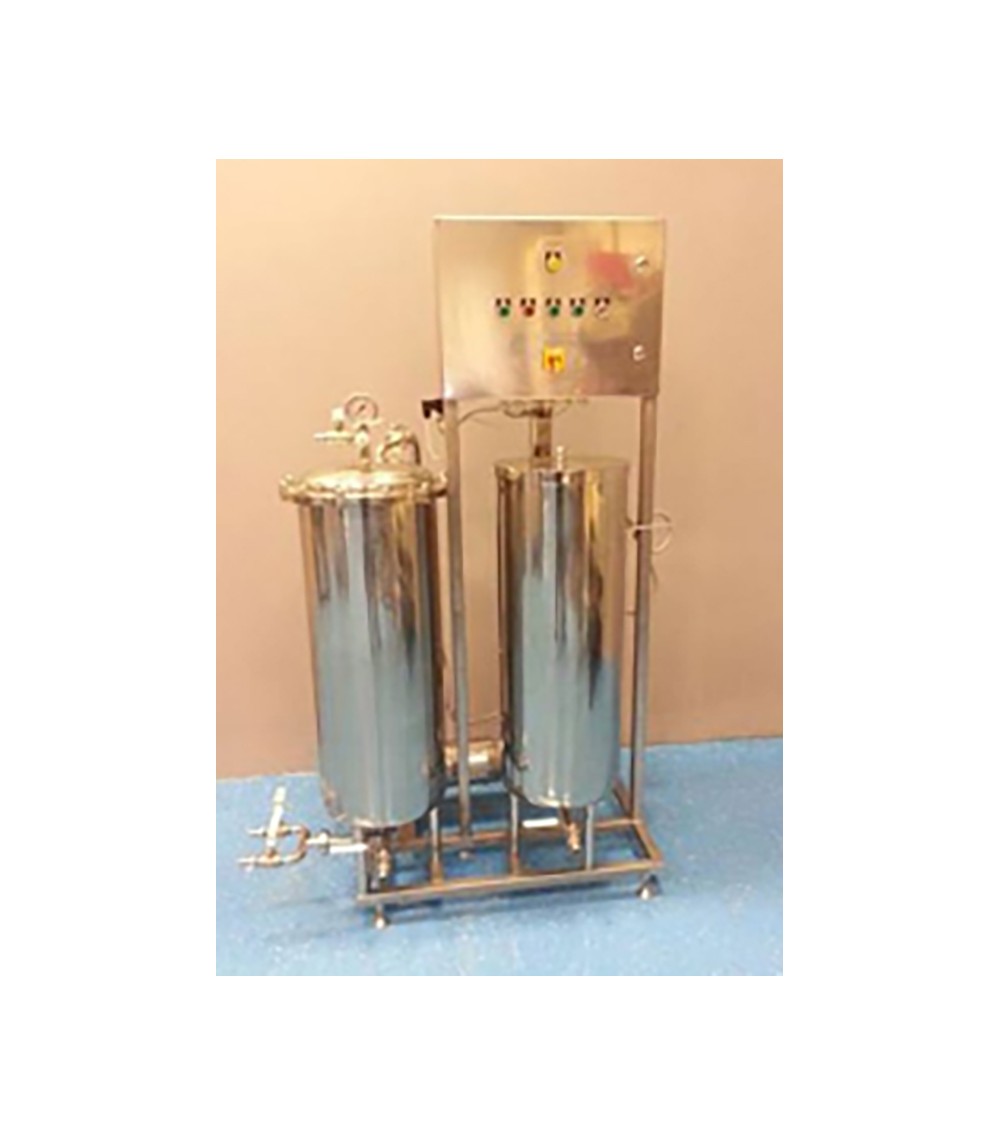 CARBONATATORE 3.000 LITRI con serbatoio di accumulo CARBONATATORE 3.000 LITRI con serbatoio di accumulo