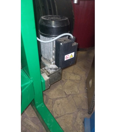 mini frantoio per la lavorazione delle olive usato