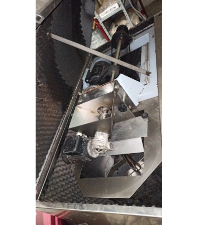 Minifrantoio per la lavorazione delle olive