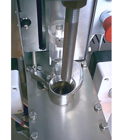 Tappatore tappi sughero raso semi-automatico carrello in acciaio inossidabile .